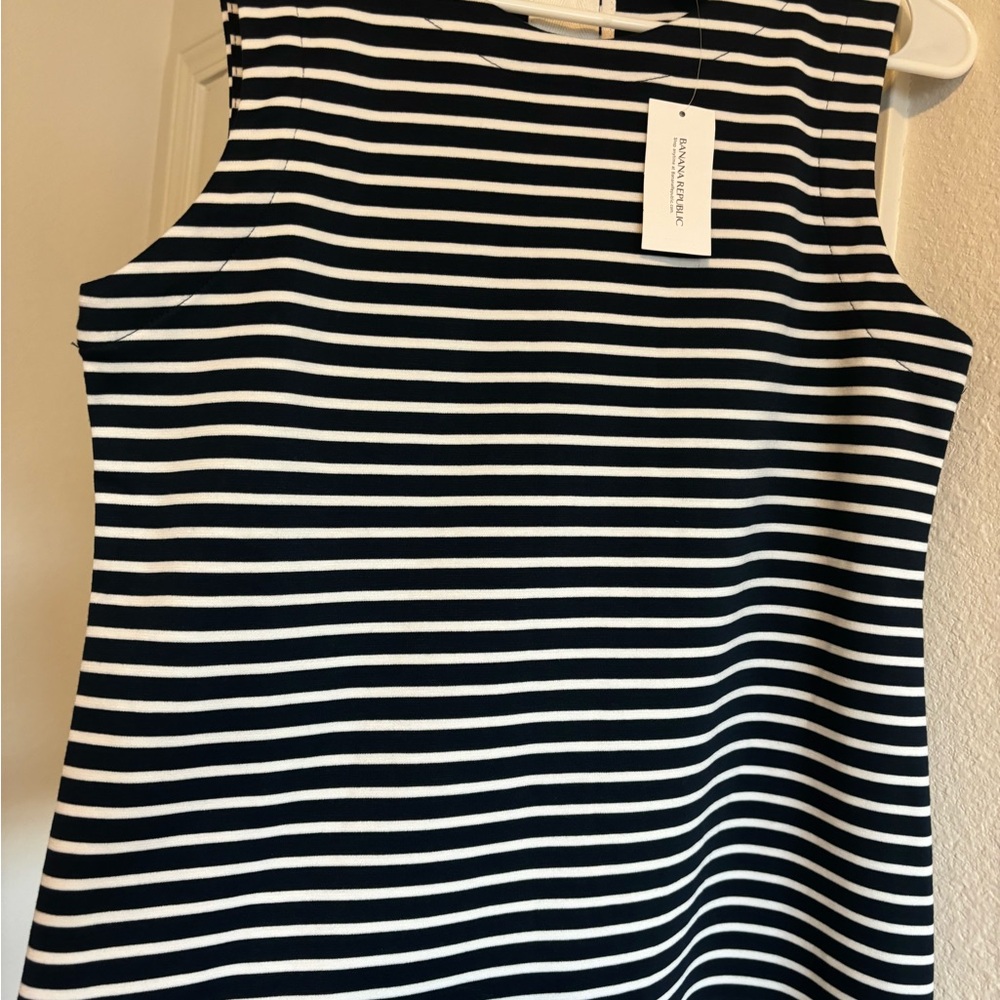 Banana Republic Black and White Boxy Sleeveless Tank Top